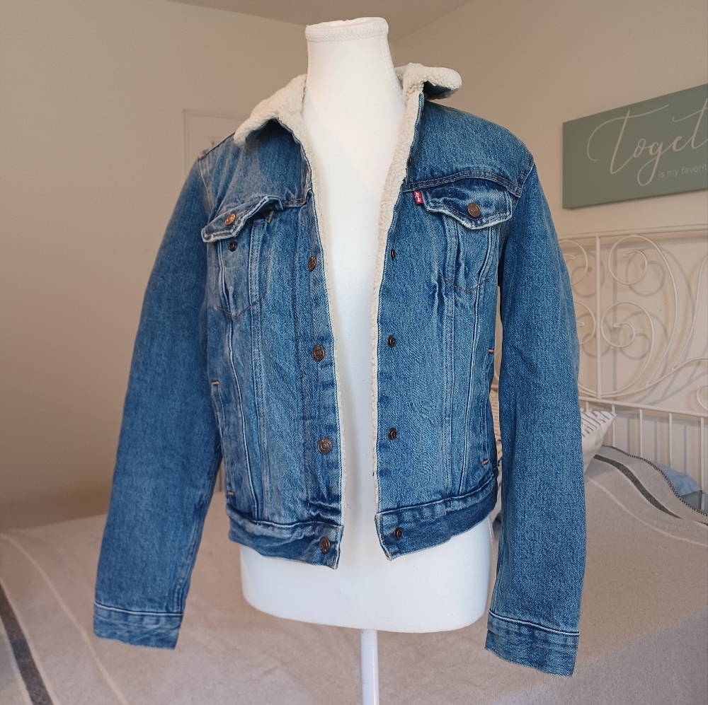 LEVIS SHERPA LINED DENIM JACKET